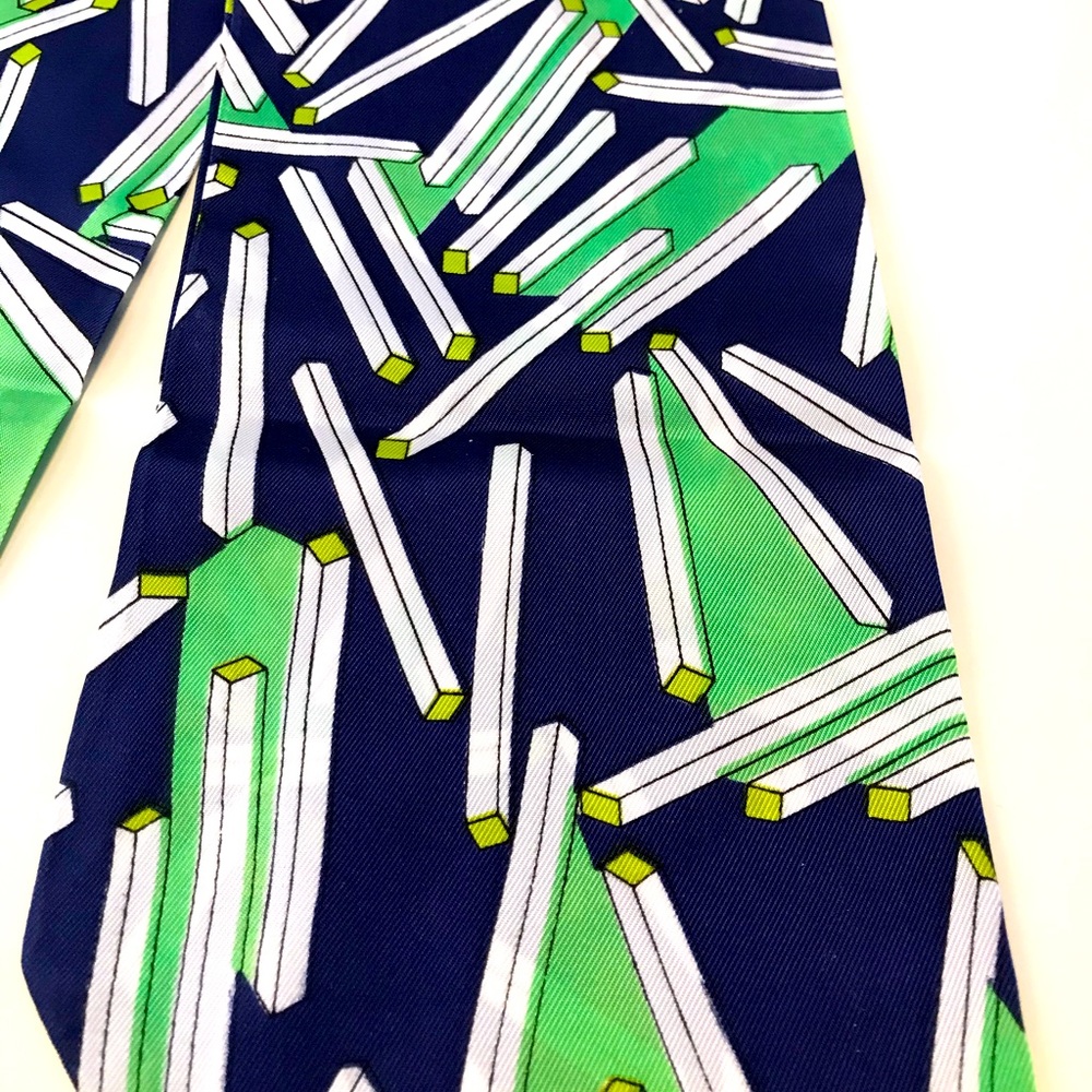 Vintage scarf headscarf geometric pattern 70s vibes
